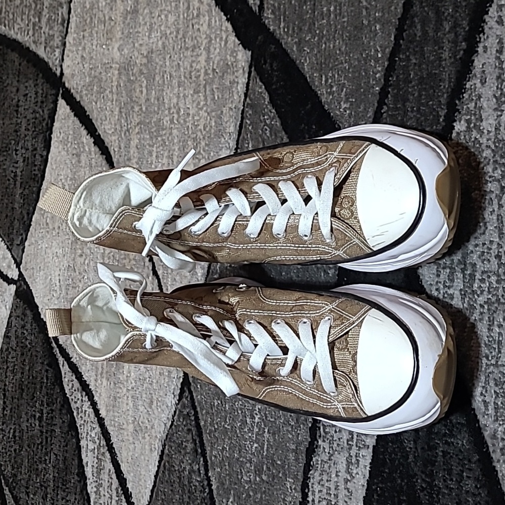 HIGH-TOP BEIGE CANVAS LACE-UP SNEAKERS